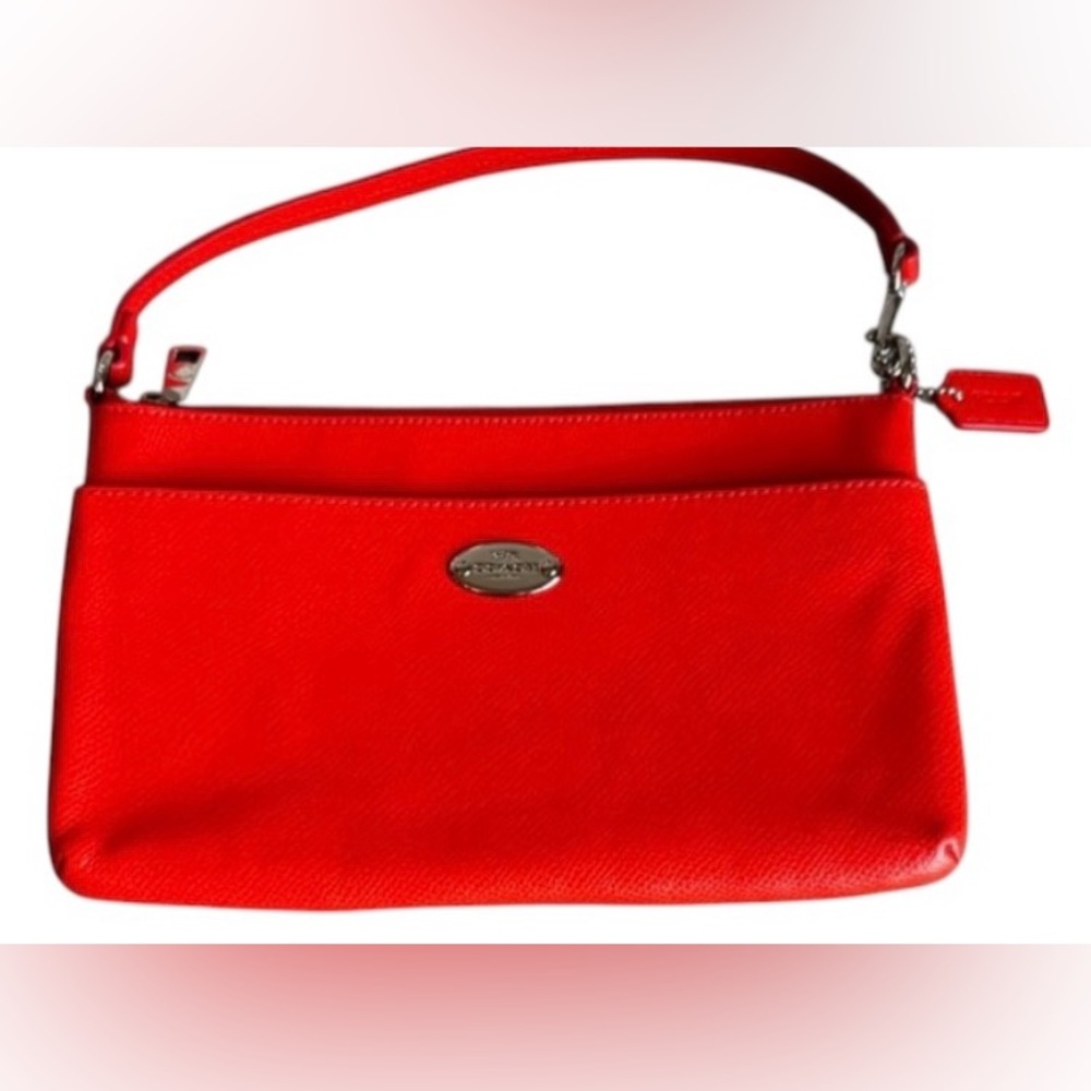 NWT COACH POP WRISTLET/HANDBAG IN CORAL